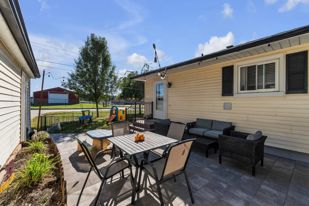 527 Arthur Street Chelsea City, MI 48118