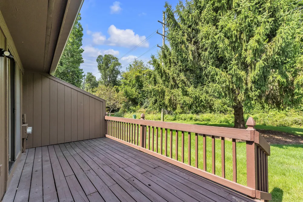 547 Park Place Saline City, MI 48176