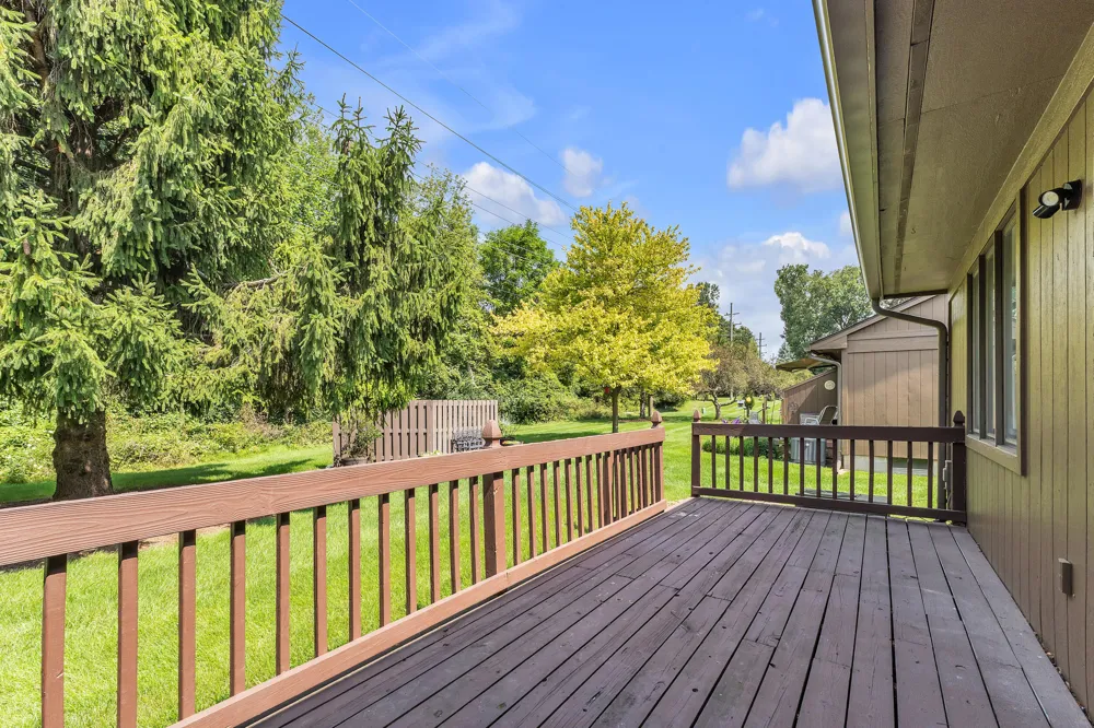 547 Park Place Saline City, MI 48176