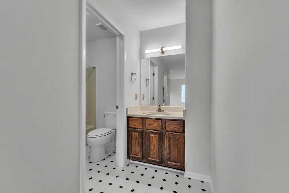 547 Park Place Saline City, MI 48176