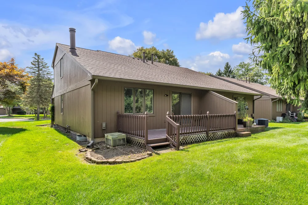 547 Park Place Saline City, MI 48176