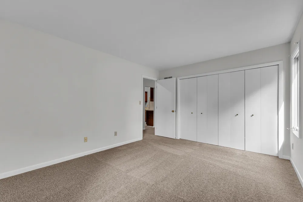 547 Park Place Saline City, MI 48176