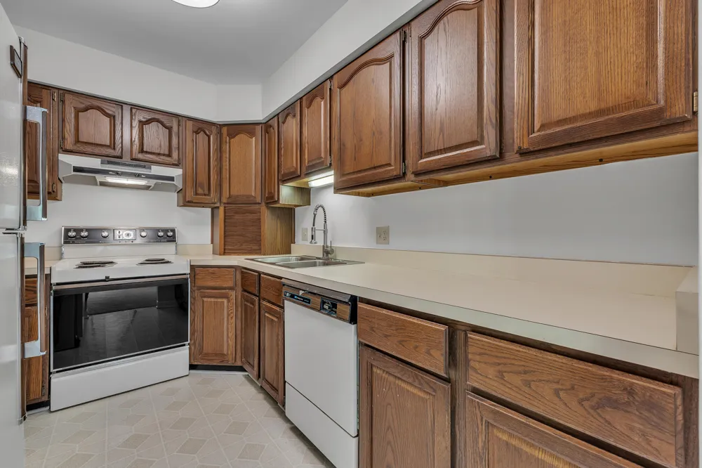 547 Park Place Saline City, MI 48176