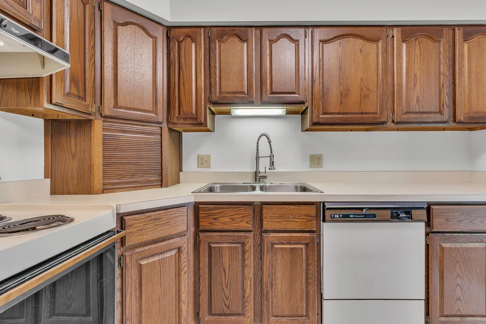 547 Park Place Saline City, MI 48176
