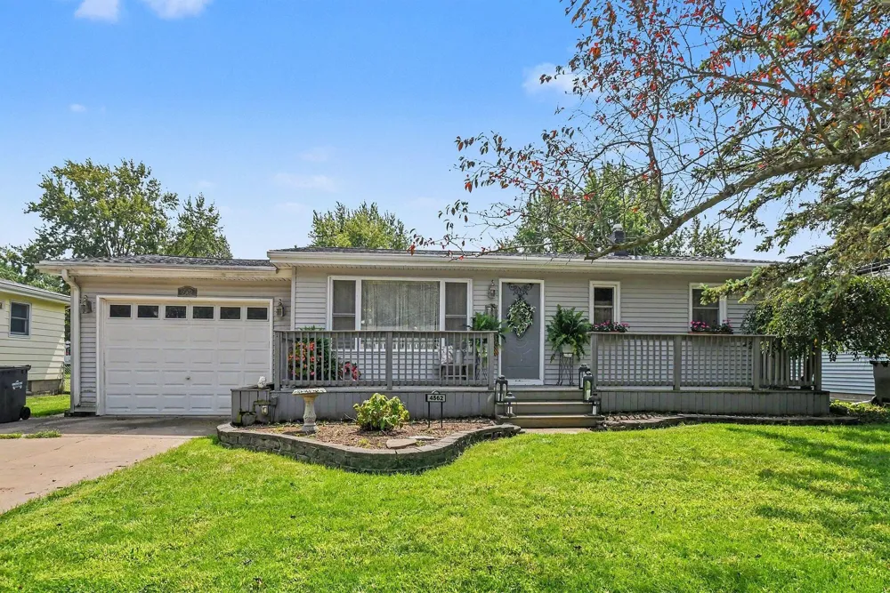 4562 Vista Drive Bridgman City, MI 49106