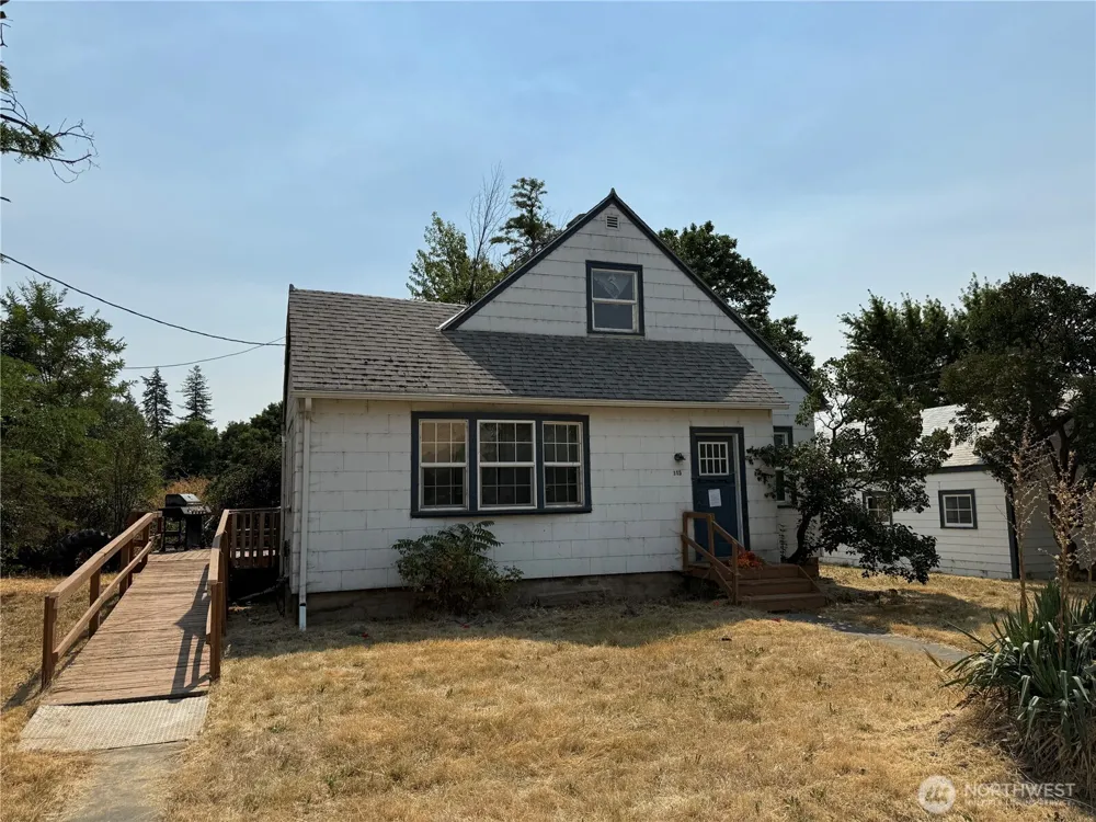 115 W 2nd Street Waitsburg, WA 99361