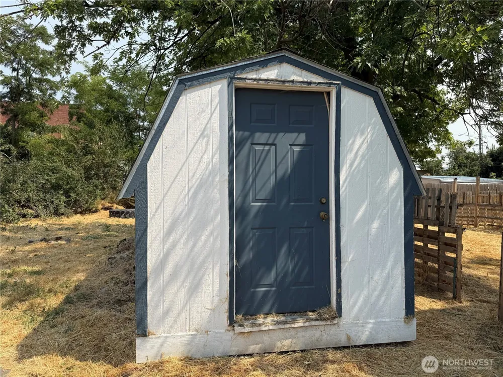115 W 2nd Street Waitsburg, WA 99361