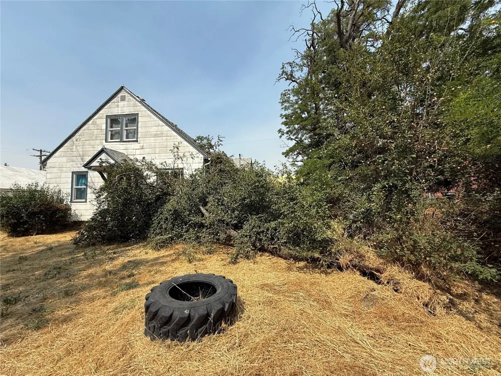 115 W 2nd Street Waitsburg, WA 99361
