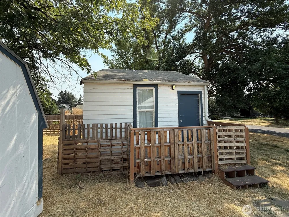 115 W 2nd Street Waitsburg, WA 99361