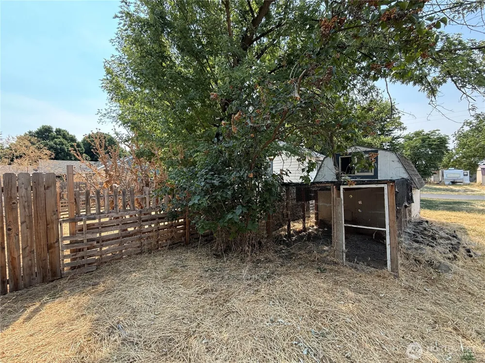 115 W 2nd Street Waitsburg, WA 99361