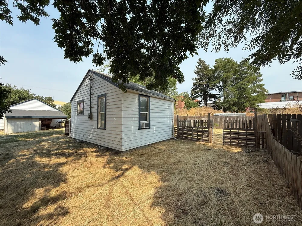 115 W 2nd Street Waitsburg, WA 99361