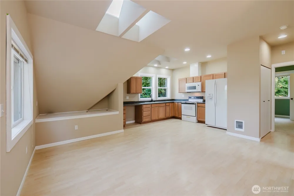 10154 NW Merlins Lane Bremerton, WA 98312