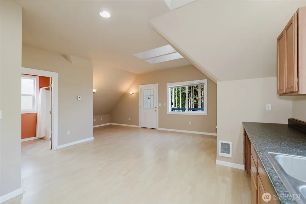 10154 NW Merlins Lane Bremerton, WA 98312