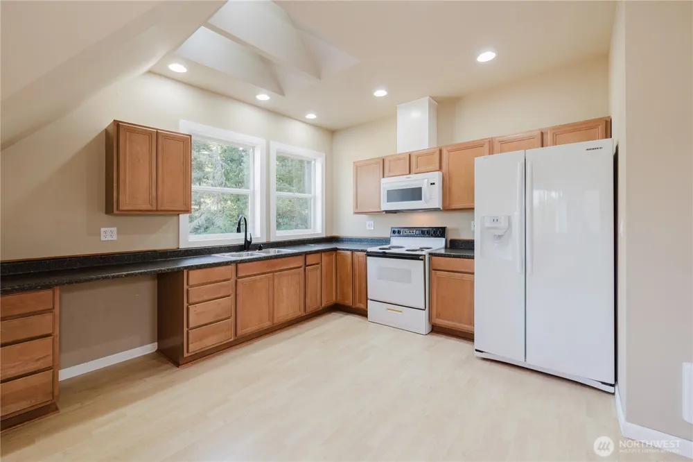 10154 NW Merlins Lane Bremerton, WA 98312