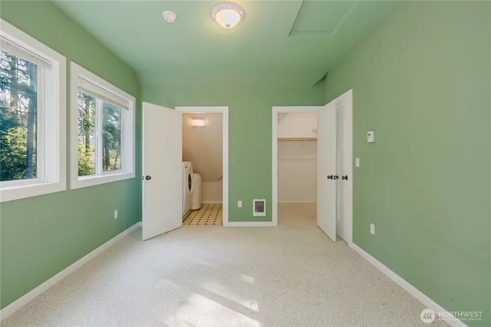 10154 NW Merlins Lane Bremerton, WA 98312