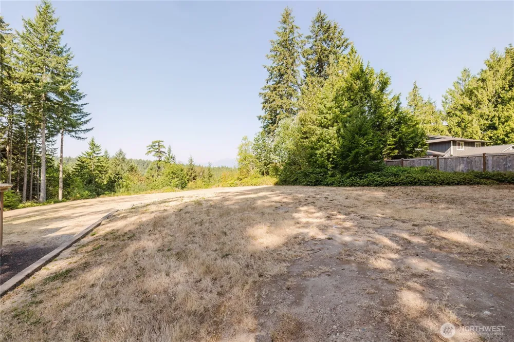 10154 NW Merlins Lane Bremerton, WA 98312