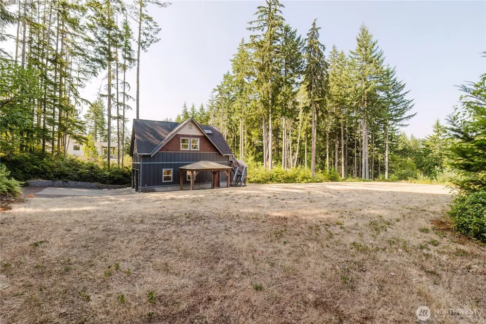 10154 NW Merlins Lane Bremerton, WA 98312