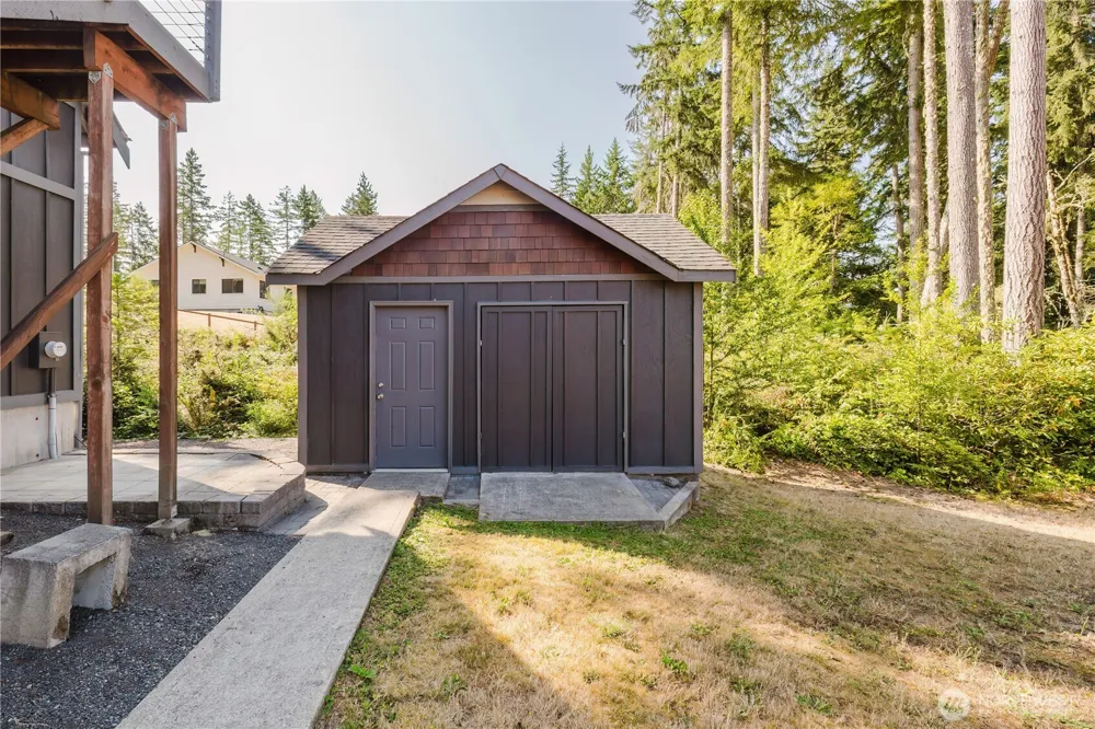 10154 NW Merlins Lane Bremerton, WA 98312
