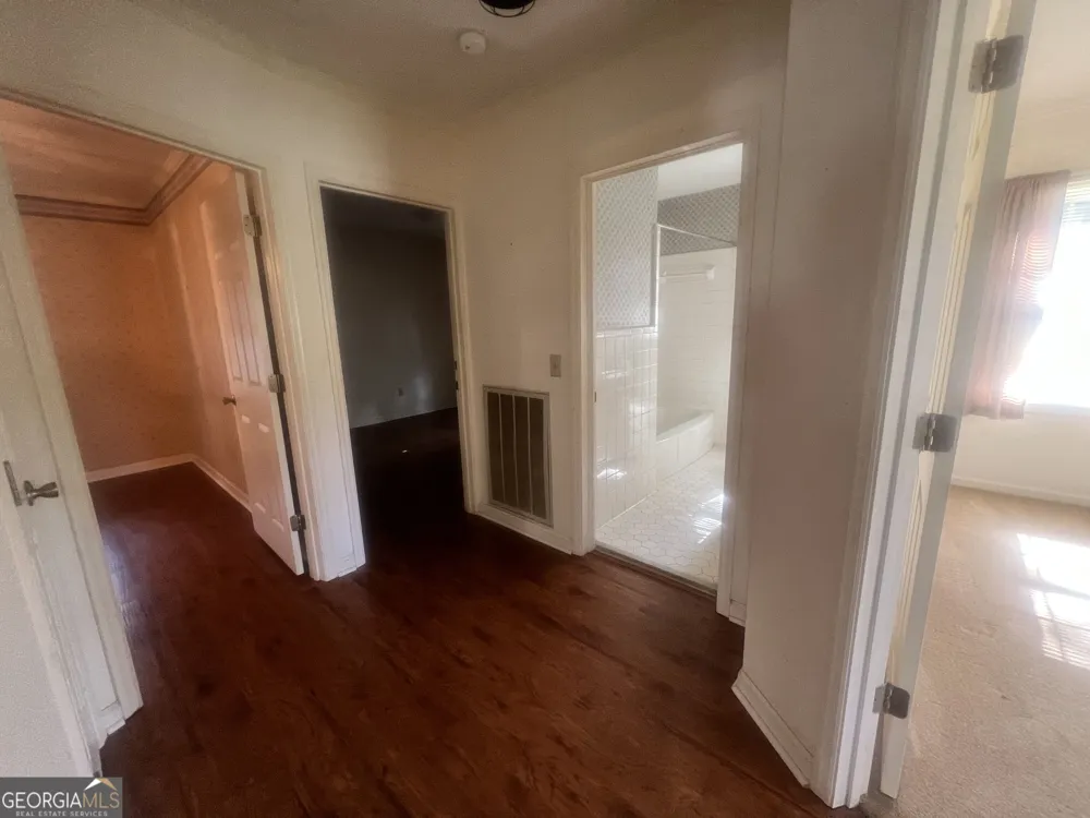 127 W Stuart AVE Lyons, GA 30436