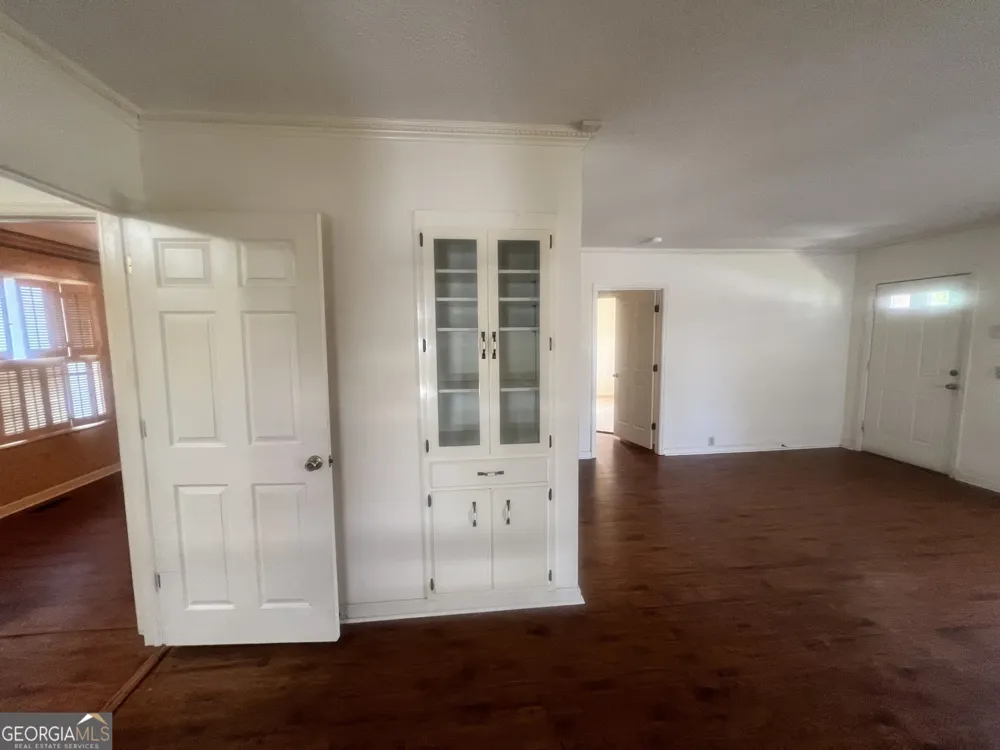 127 W Stuart AVE Lyons, GA 30436