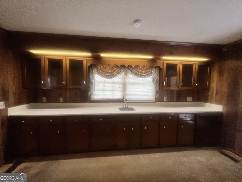 127 W Stuart AVE Lyons, GA 30436