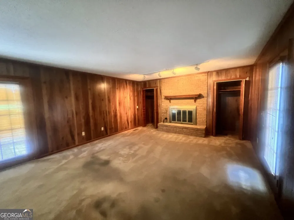 127 W Stuart AVE Lyons, GA 30436