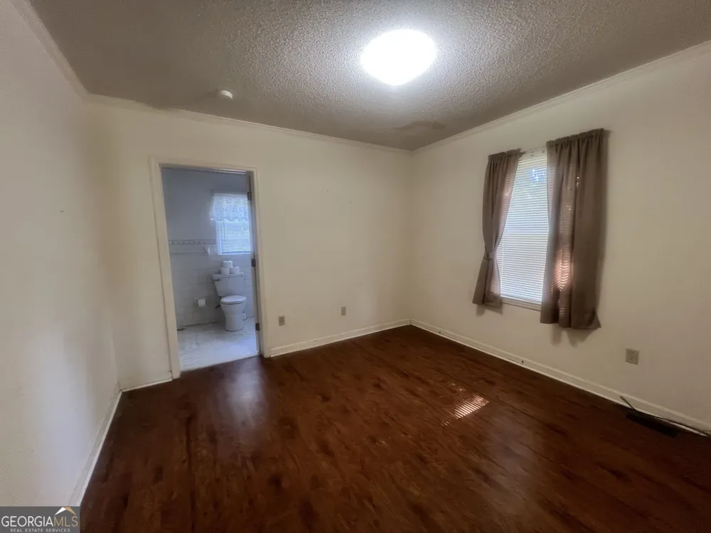 127 W Stuart AVE Lyons, GA 30436