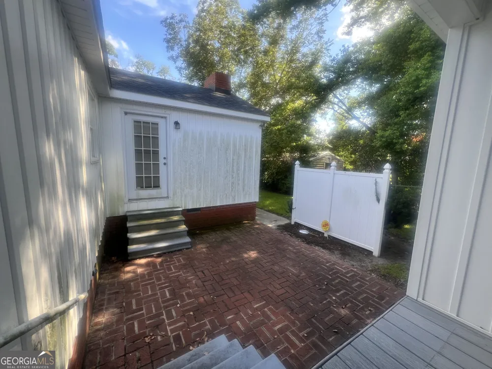 127 W Stuart AVE Lyons, GA 30436