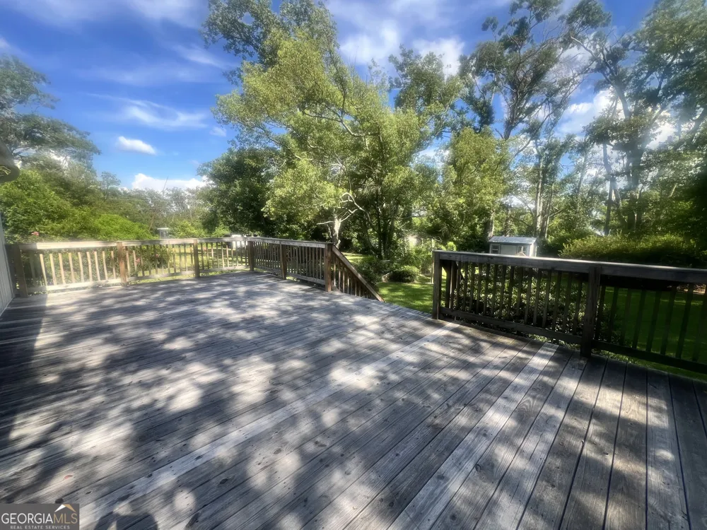 127 W Stuart AVE Lyons, GA 30436