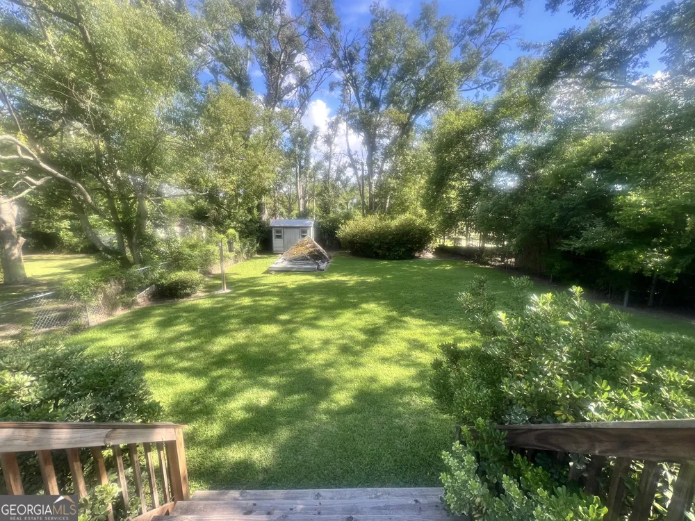 127 W Stuart AVE Lyons, GA 30436