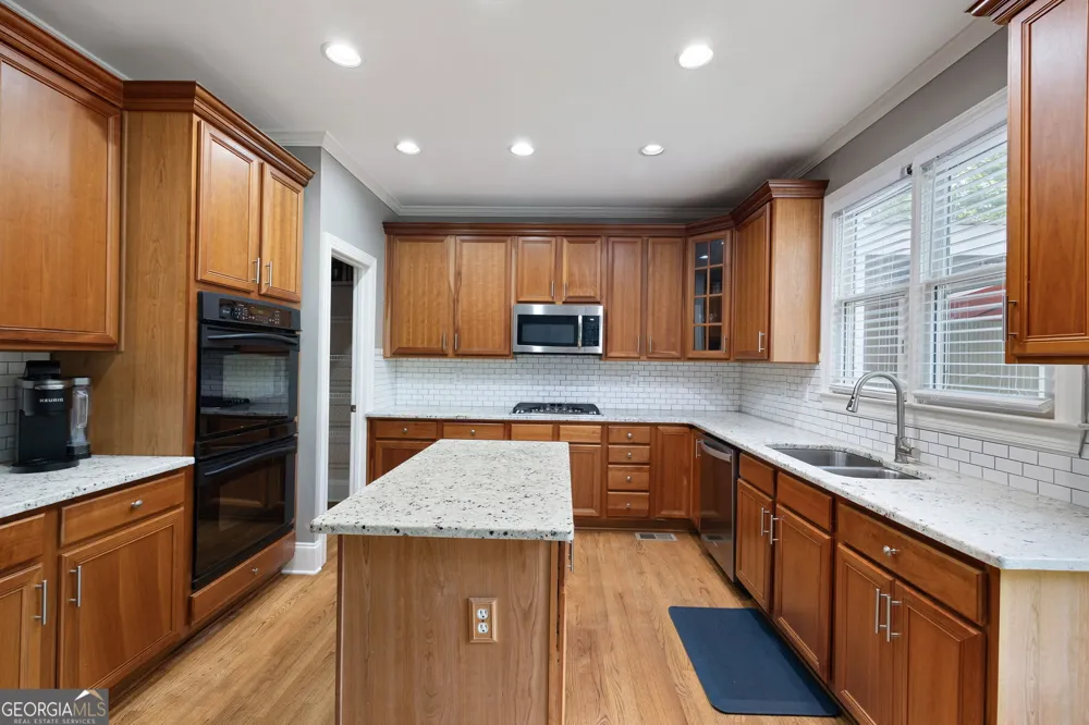 227 Oakwind Pte Acworth, GA 30101