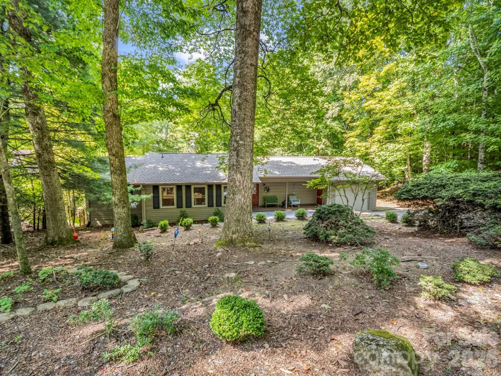 93 Guledisgonihi Court Brevard, NC 28712