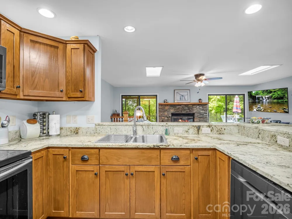 93 Guledisgonihi Court Brevard, NC 28712