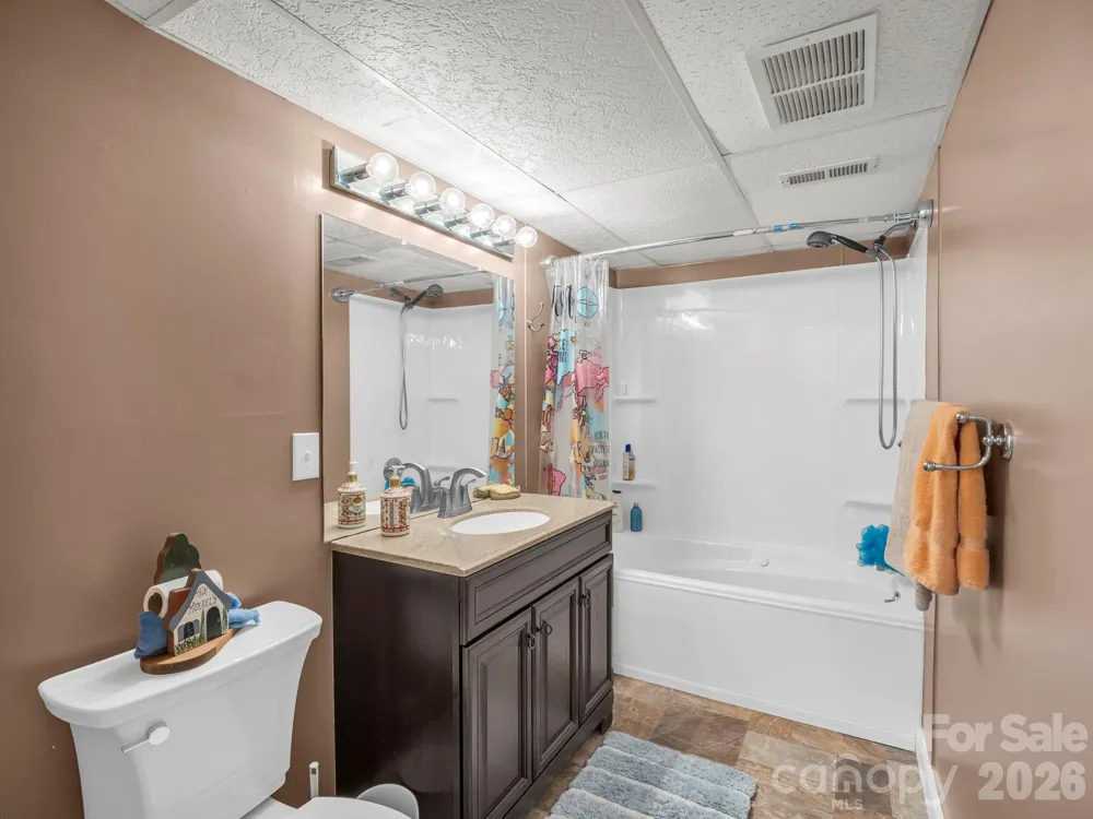 93 Guledisgonihi Court Brevard, NC 28712
