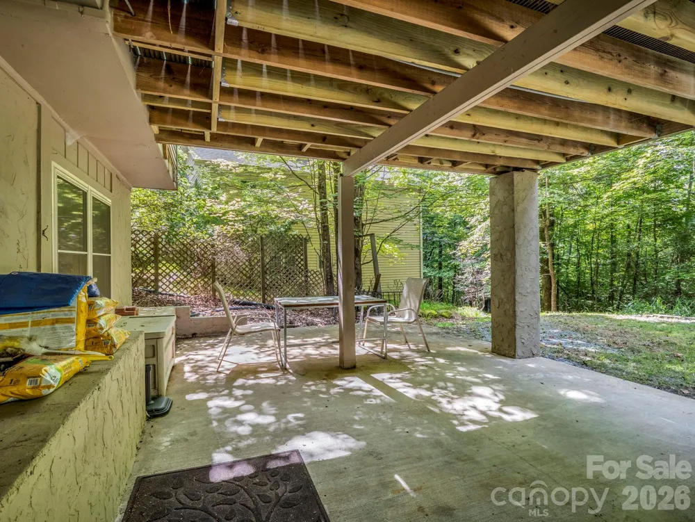 93 Guledisgonihi Court Brevard, NC 28712