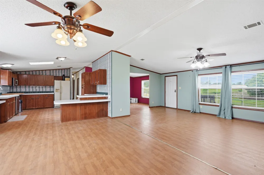 937 County Road 4790 Boyd, TX 76023