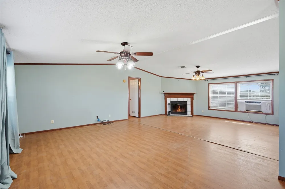 937 County Road 4790 Boyd, TX 76023