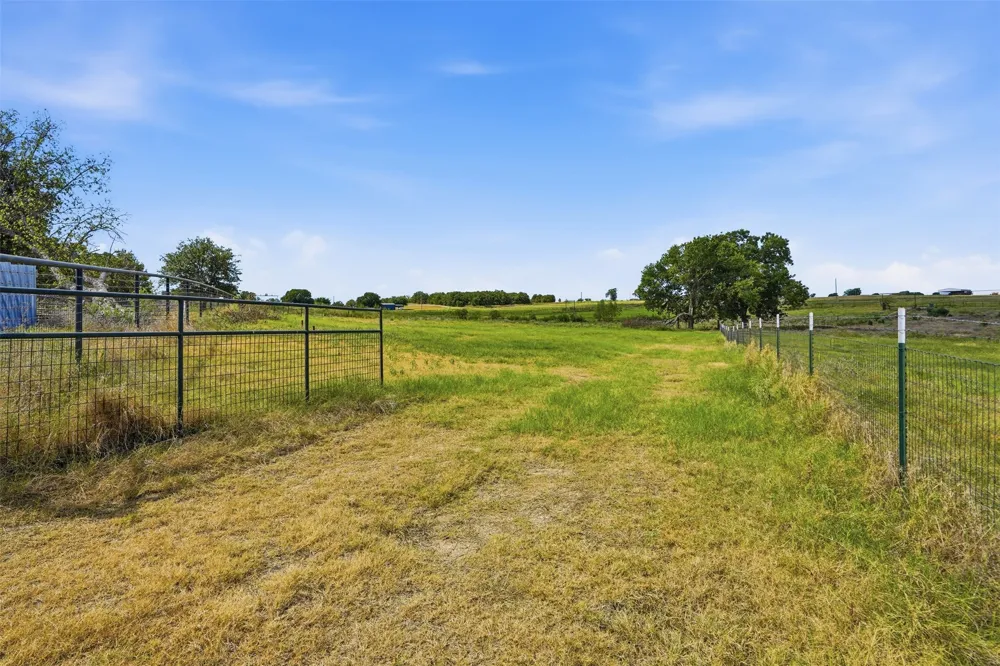 937 County Road 4790 Boyd, TX 76023