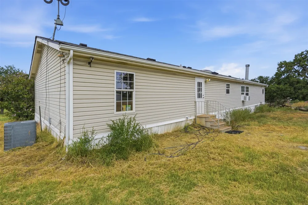 937 County Road 4790 Boyd, TX 76023