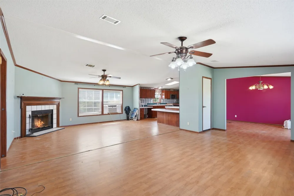 937 County Road 4790 Boyd, TX 76023