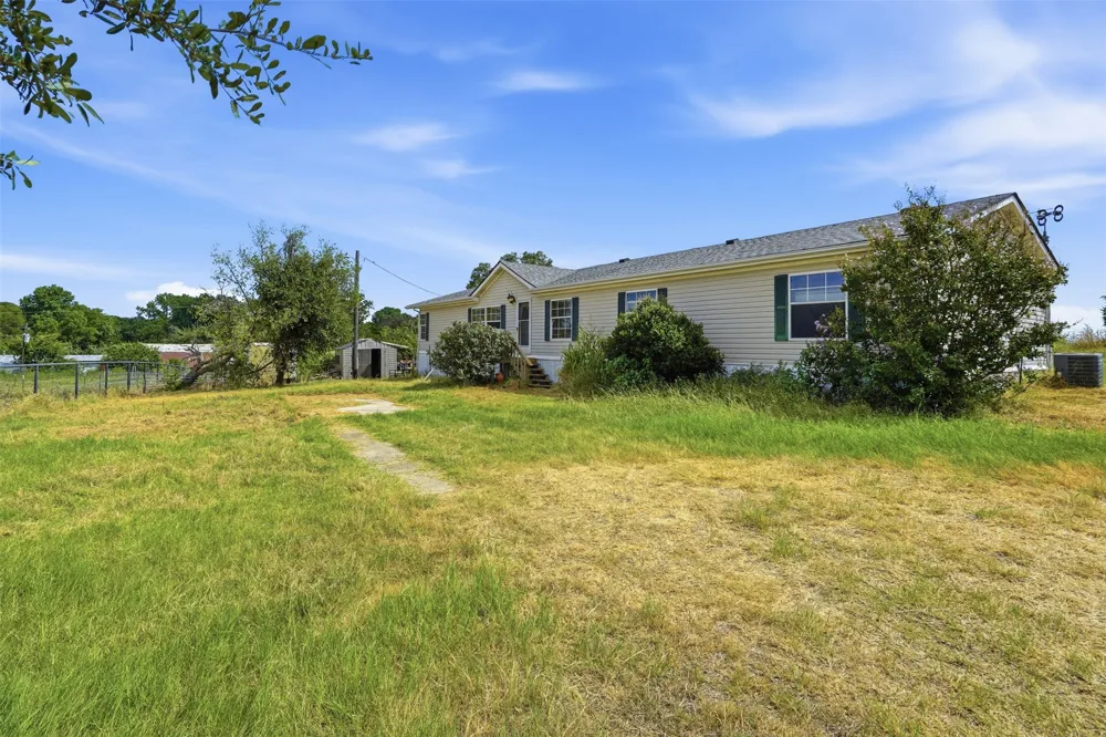 937 County Road 4790 Boyd, TX 76023