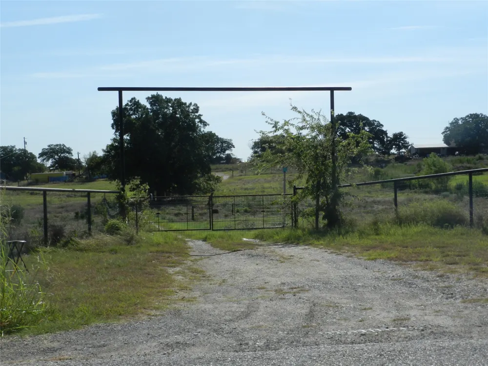 937 County Road 4790 Boyd, TX 76023