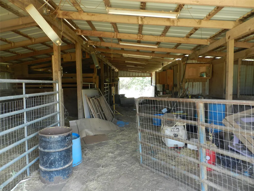 937 County Road 4790 Boyd, TX 76023