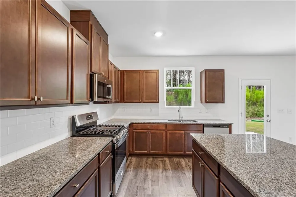 205 Groveton Court Euharlee, GA 30145