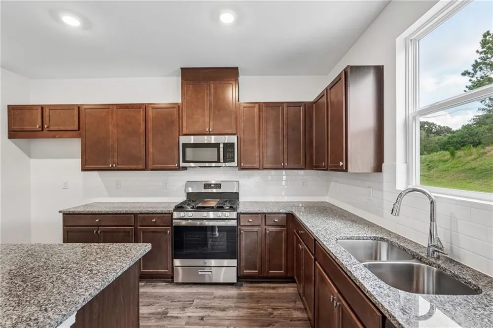 205 Groveton Court Euharlee, GA 30145