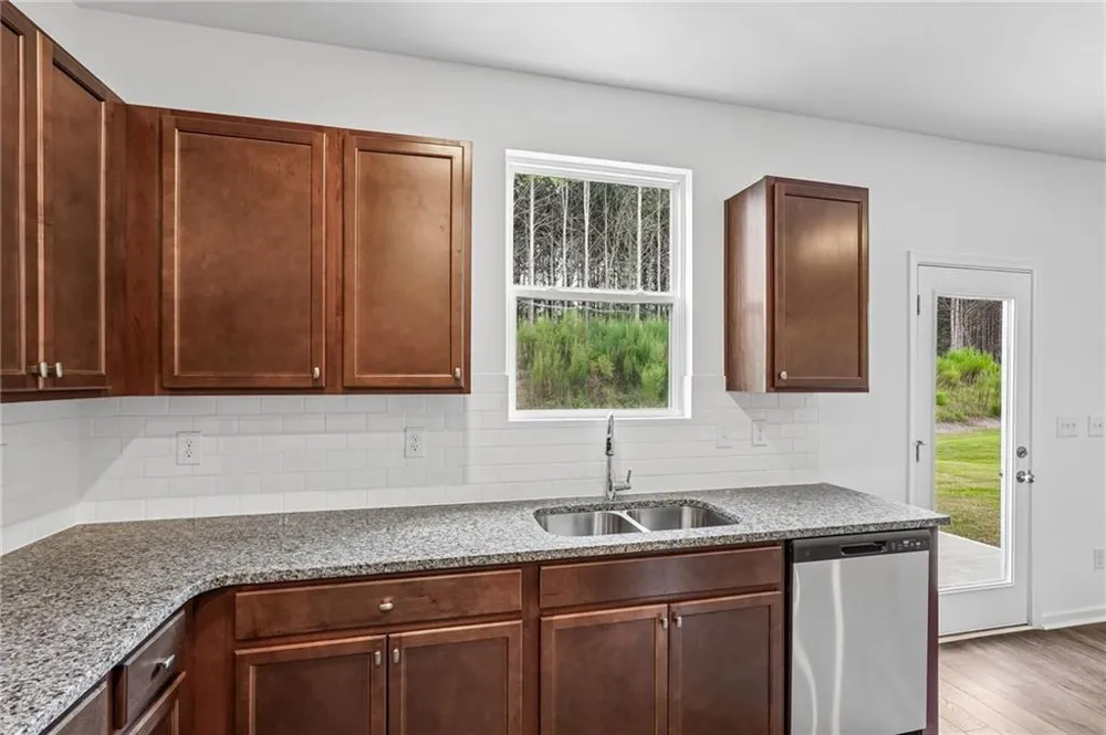 205 Groveton Court Euharlee, GA 30145