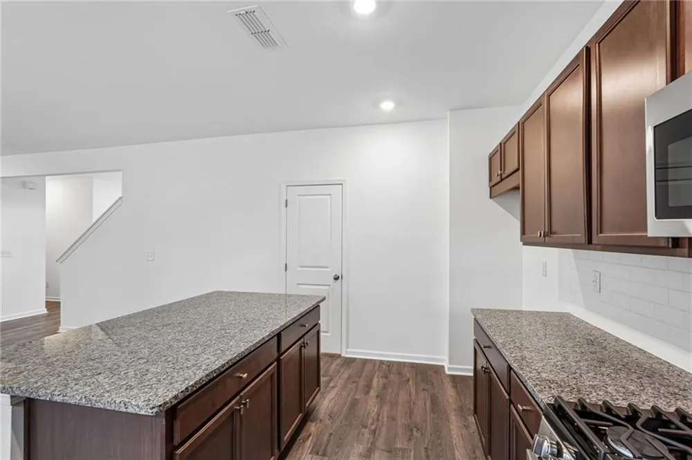 205 Groveton Court Euharlee, GA 30145