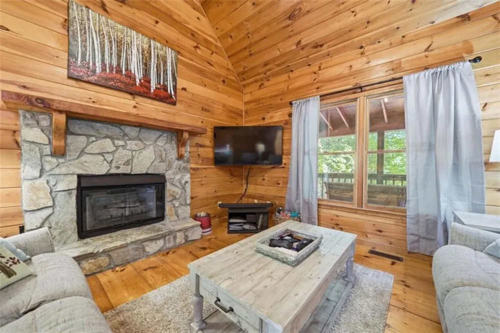 105 Blackberry Falls Court Ellijay, GA 30536