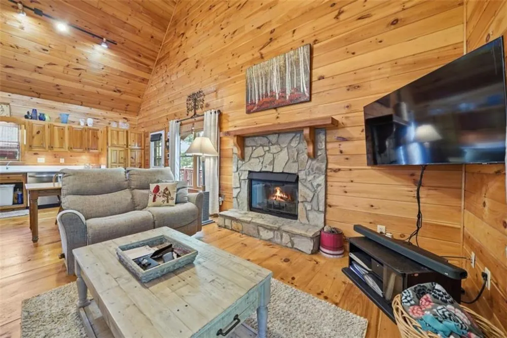 105 Blackberry Falls Court Ellijay, GA 30536