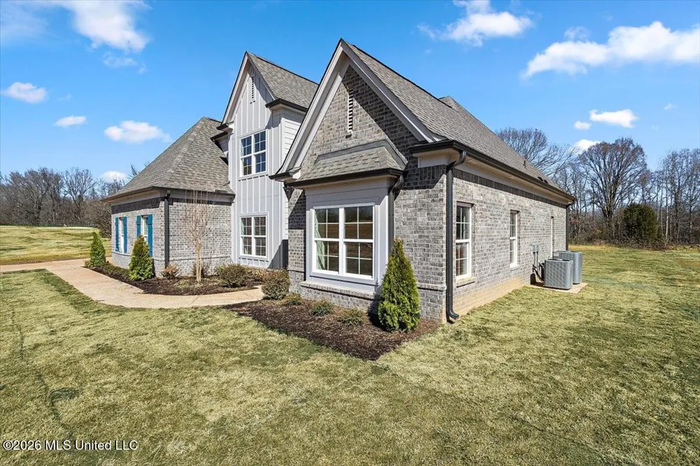302 Wells Drive Hernando, MS 38632